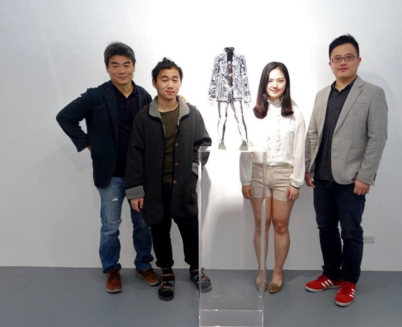 Metallskulptur-Ausstellung in der Dynasty-Galerie