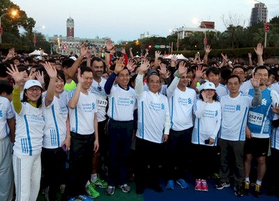 Kenianer gewinnen Standard Chartered Marathon