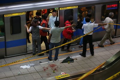 4 Tote und 21 Verletzte bei Messerattacke in Taipeier Metro