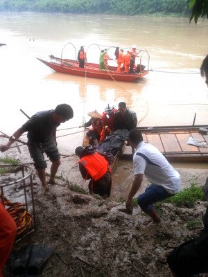 5 Touristen aus Taiwan nach Busunglück in China weiterhin vermisst