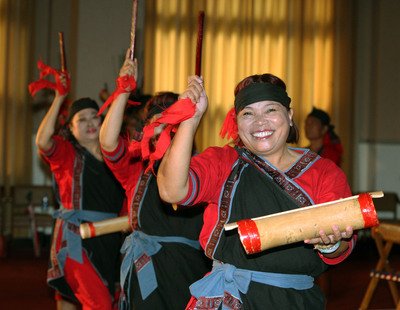 Taifunopfer-Tanzensemble reist nach Japan