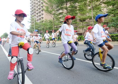 Taoyuan bricht Rekord im Massen-Einradfahren