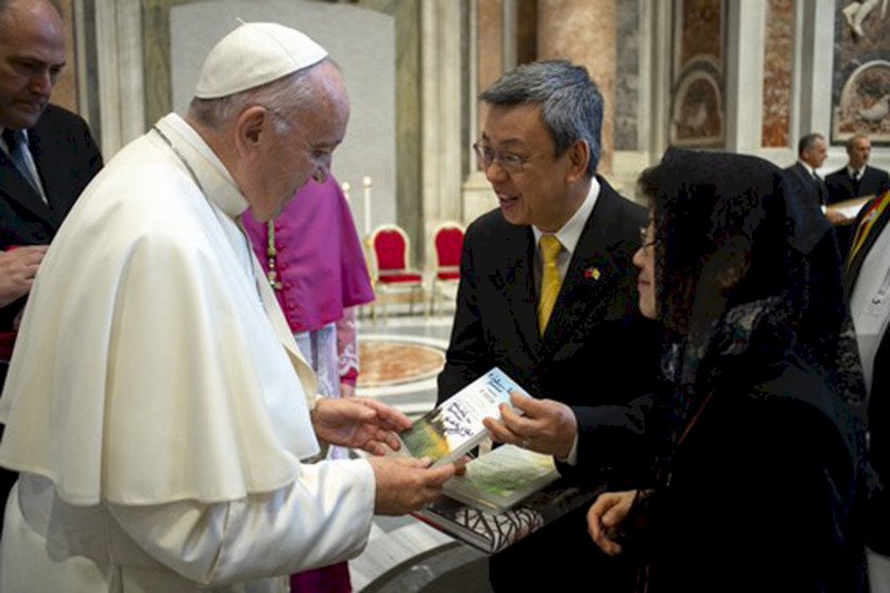 Präsidentin dankt Papst Franziskus für Grüße