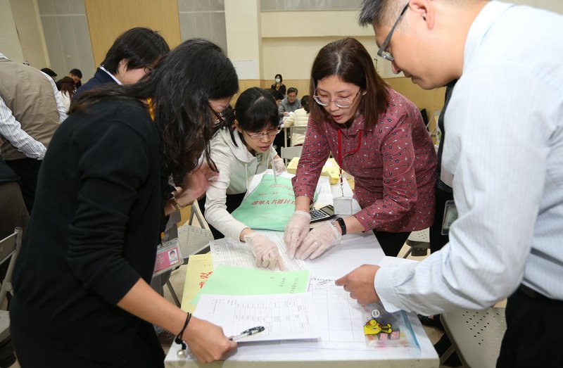 Gericht beginnt mit Neuauszählung der Wahlzettel in Taipei