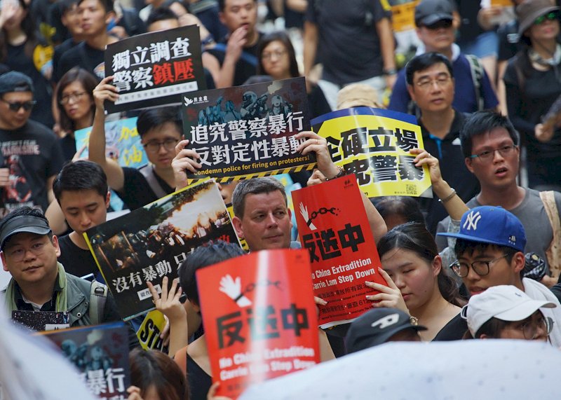 Demo zum Jahrestag der Rückgabe Hongkongs