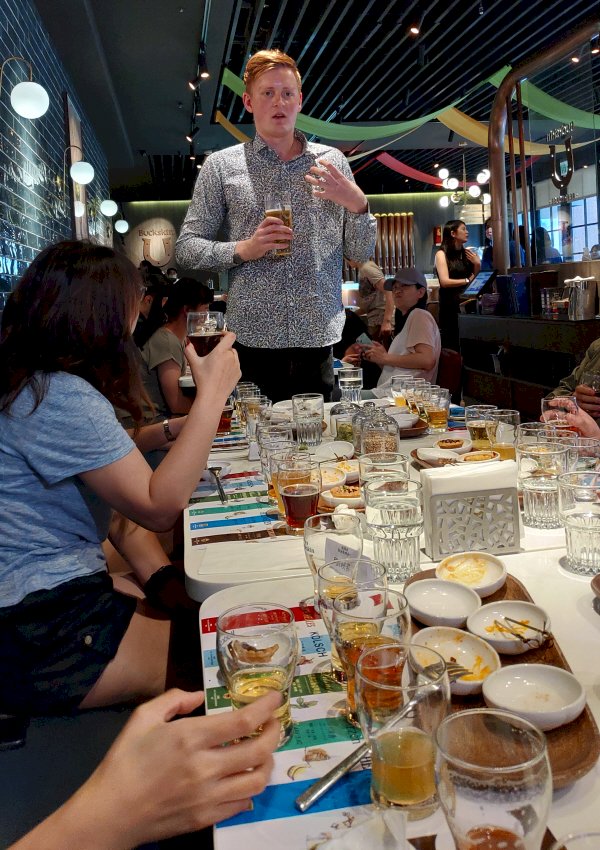 Jonas Krebs stellt deutsche Bierkultur in Taiwan vor