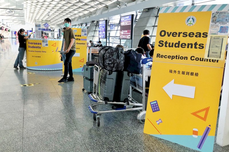 Internationale Studenten können mit Einreiseformalitäten beginnen