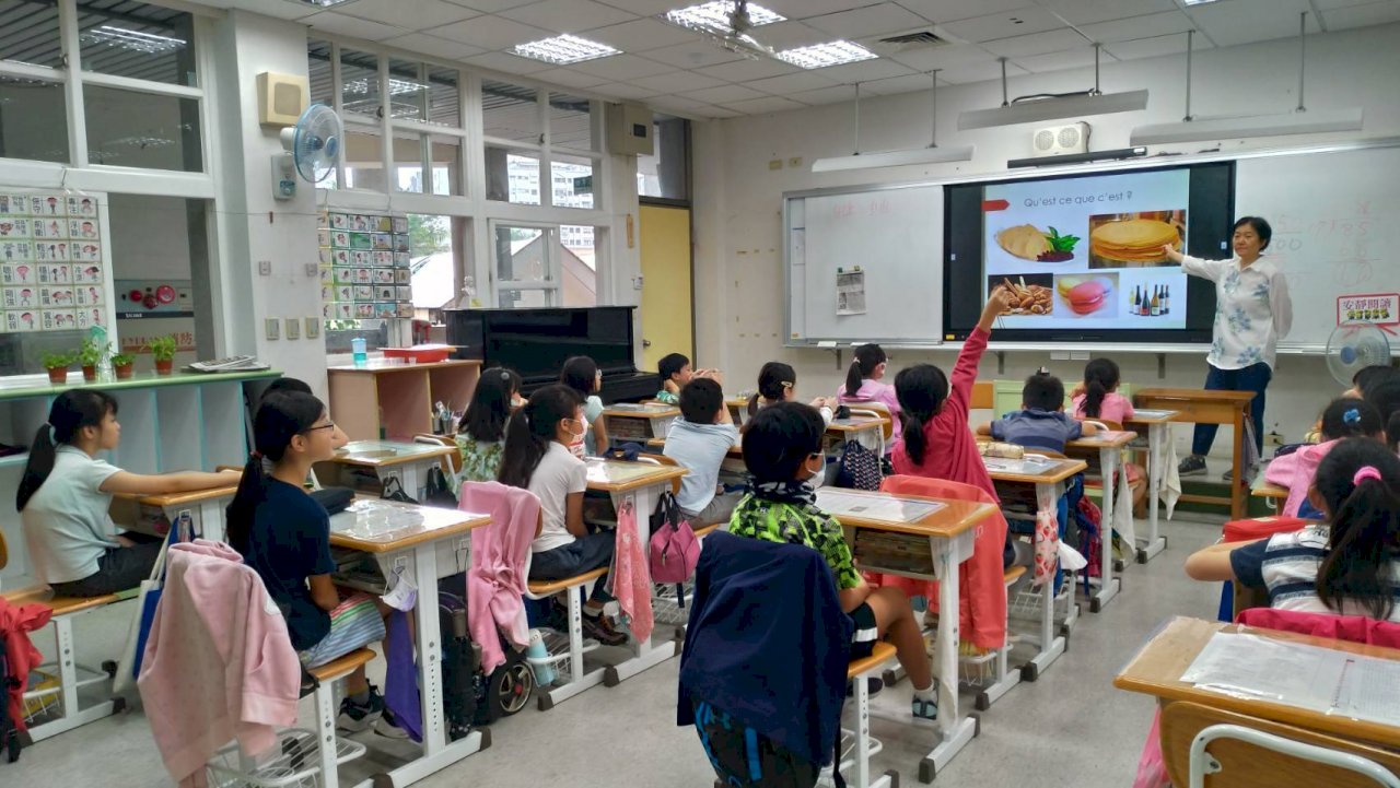 Schüler lernen französische Sprache und Kultur kennen