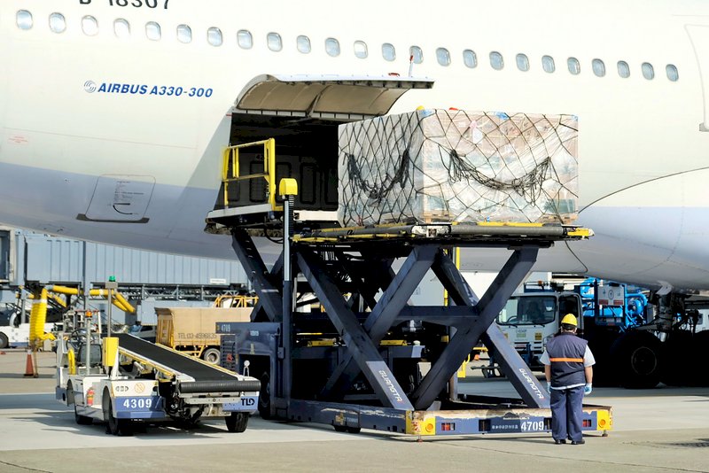 1,5 Millionen Dosen Moderna-Impfstoff eingetroffen