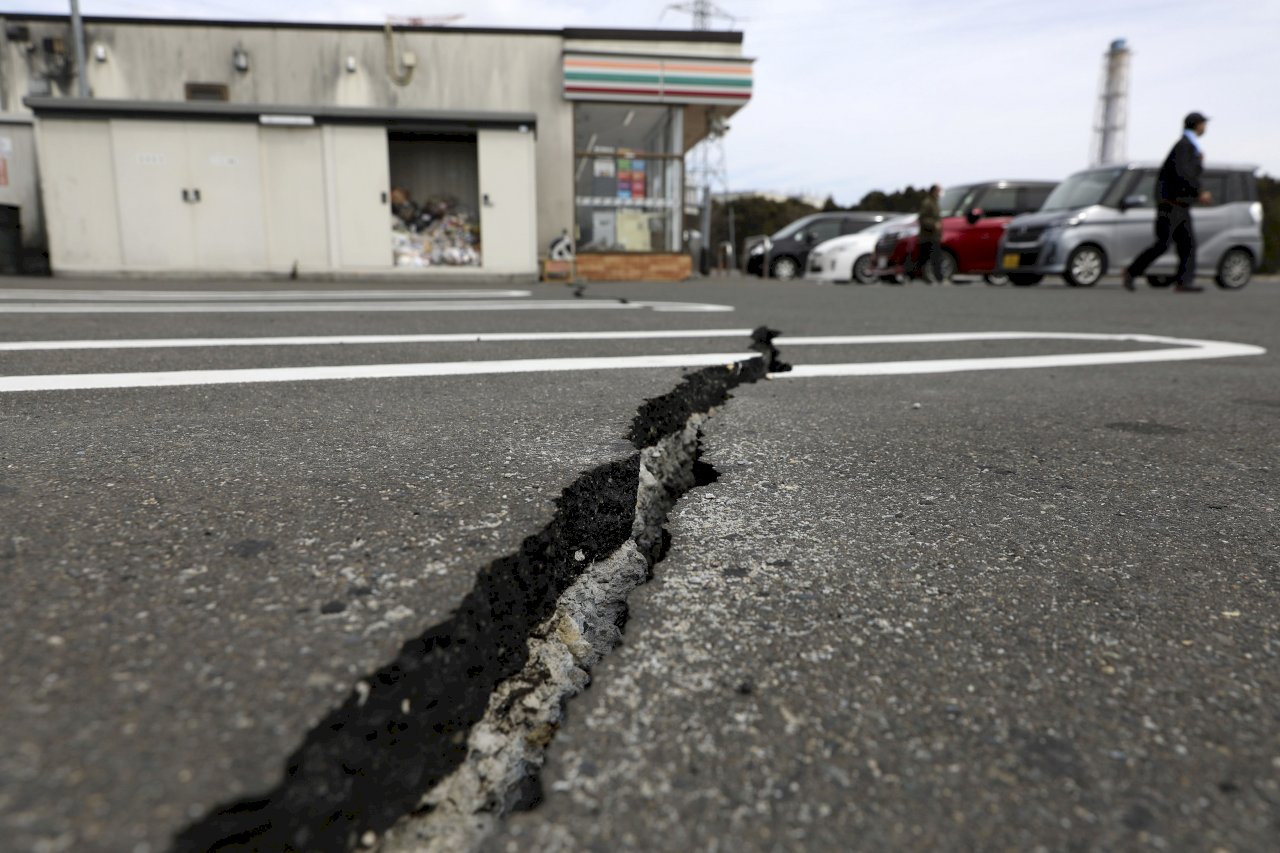 Erdbeben der Stärke 7.4 in japanischer Provinz Fukushima
