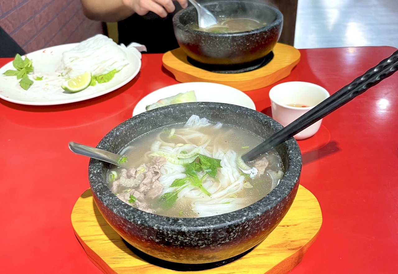 Vietnamesische Nudelsuppe im Bezirk Da‘an