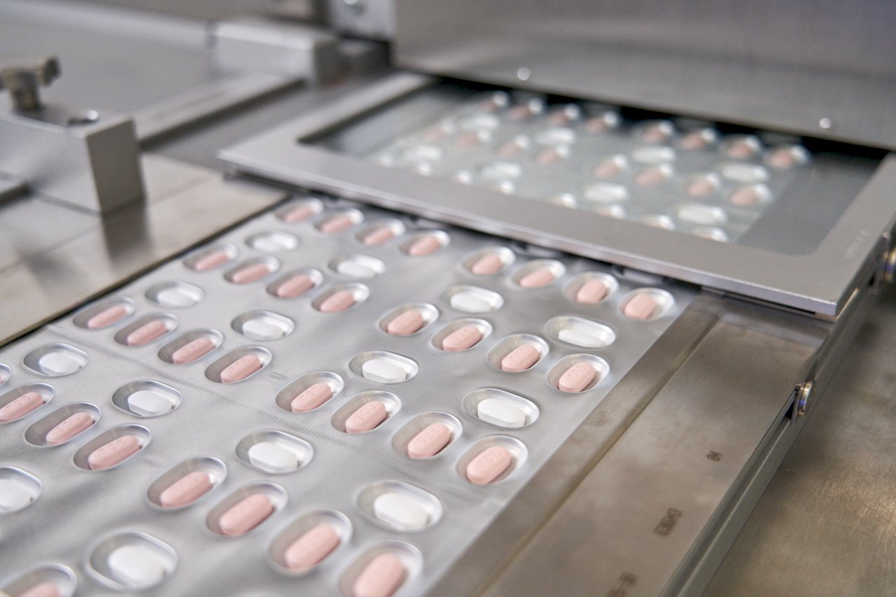 Medizin gegen COVID-19 ab sofort erhältlich
