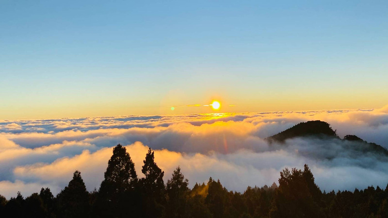 Baden im Wolkenmeer des Alishan-Parks