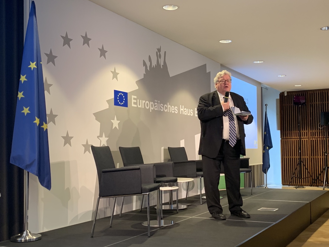 Taiwan um seiner selbst willen betrachten: Bütikofers Taiwan-Konferenz 2022 in Berlin