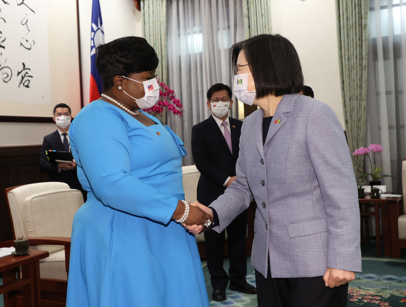 Außenministerin von St. Vincent und die Grenadinen dankt Taiwan für Unterstützung