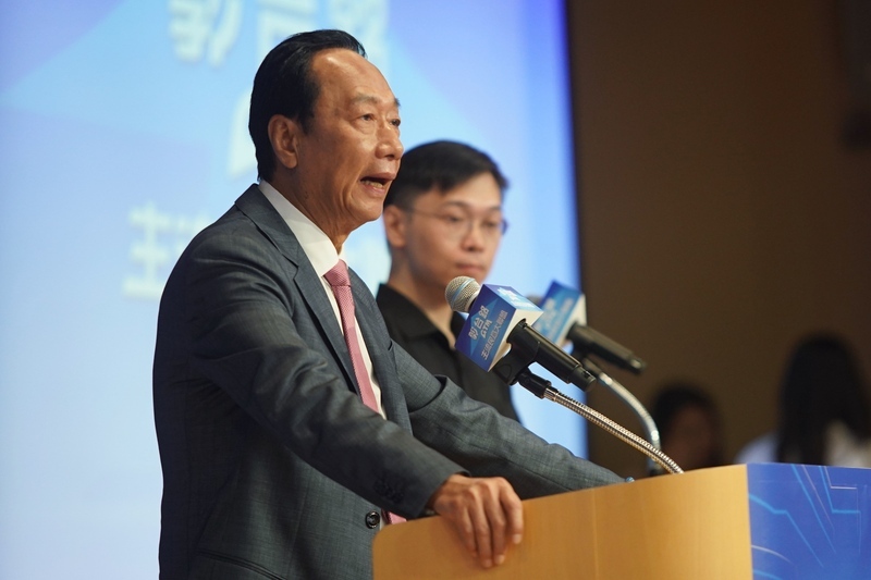 Foxconn-Gründer Terry Gou gibt Kandidatur bei Präsidentschaftswahl bekannt