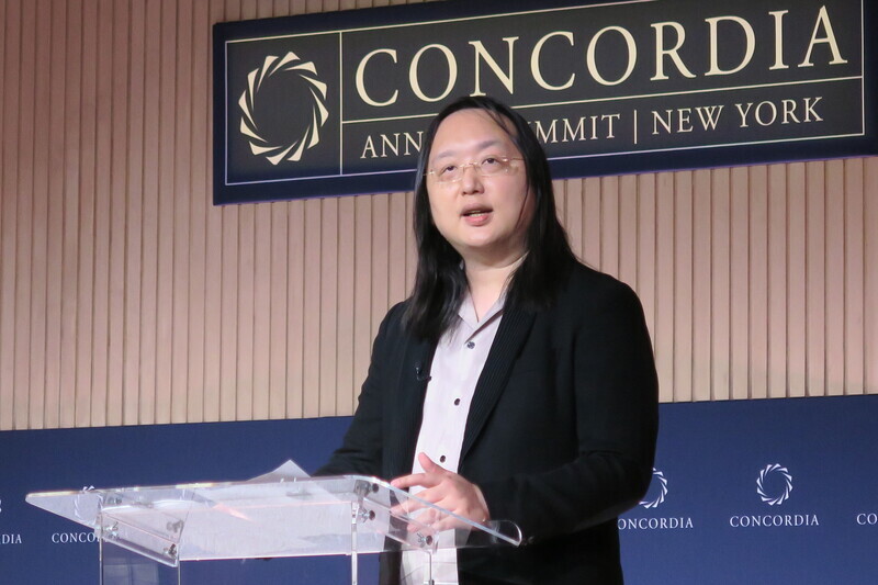 Digitalministerin Tang hält Rede in New York zum sinnvollen Einsatz von KI
