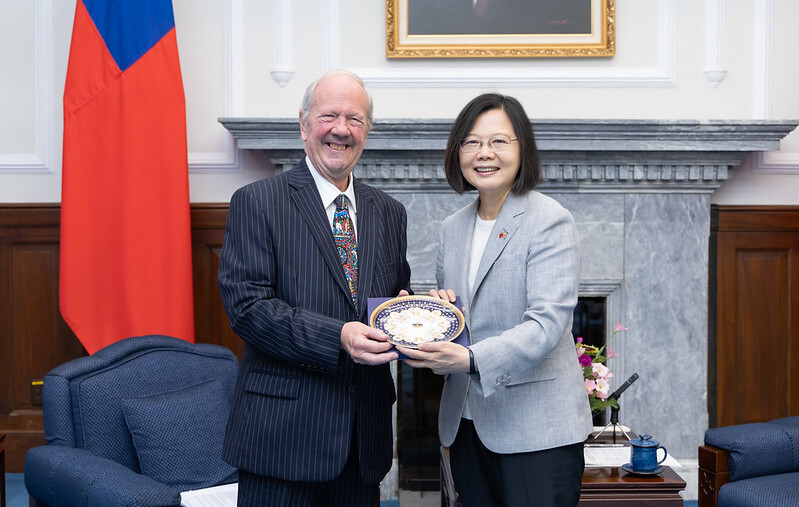 Präsidentin Tsai trifft UK-Handelsbeauftragten für Taiwan