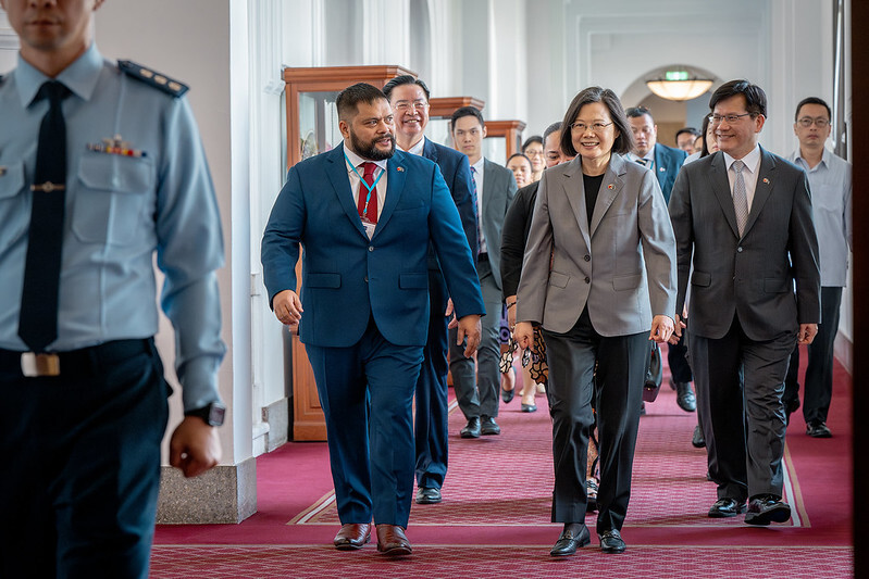 Präsidentin Tsai Ing-wen führt Gespräch mit dem Präsidenten von Nauru
