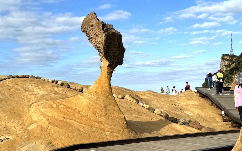 Taiwans Ostküste - Ausspannen zwischen Strand und Felswand