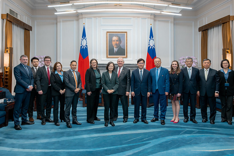 Präsidentin Tsai Ing-wen tifft mit Delegation des Hudson Institute zusammen