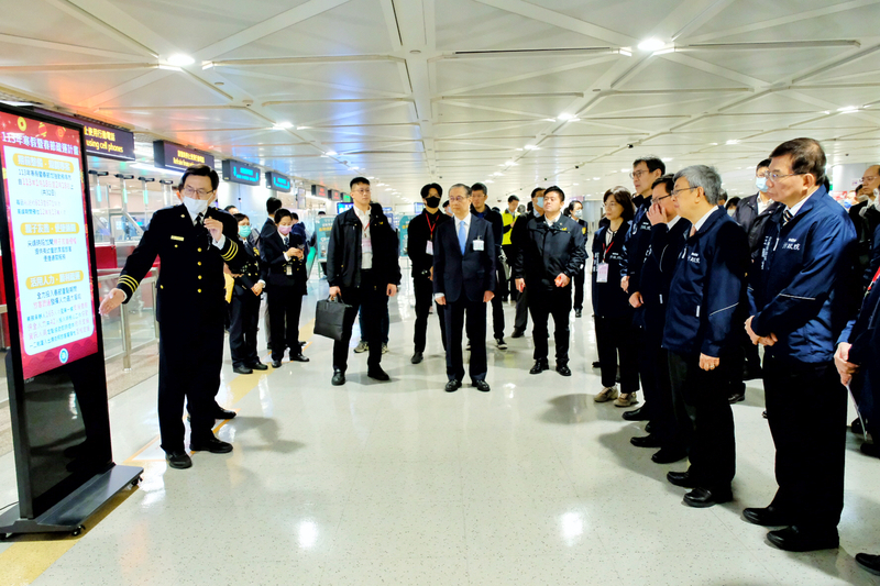 Premierminister besichtigt Flughafen Taoyuan, um sich auf die LNY-Reisenden vorzubereiten