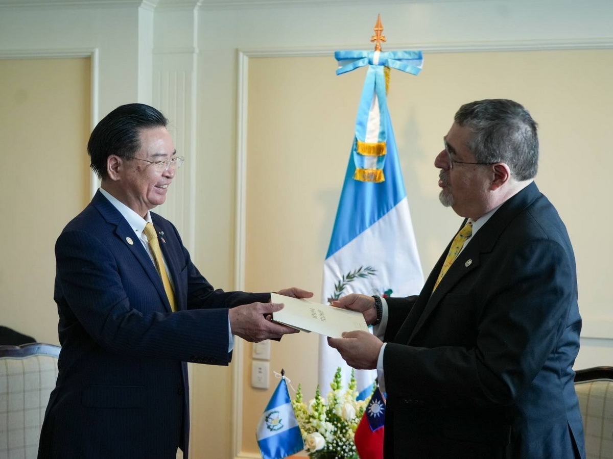 Trotz Handelsbeziehungen zu China steht Guatemalas Präsident zu Taiwan