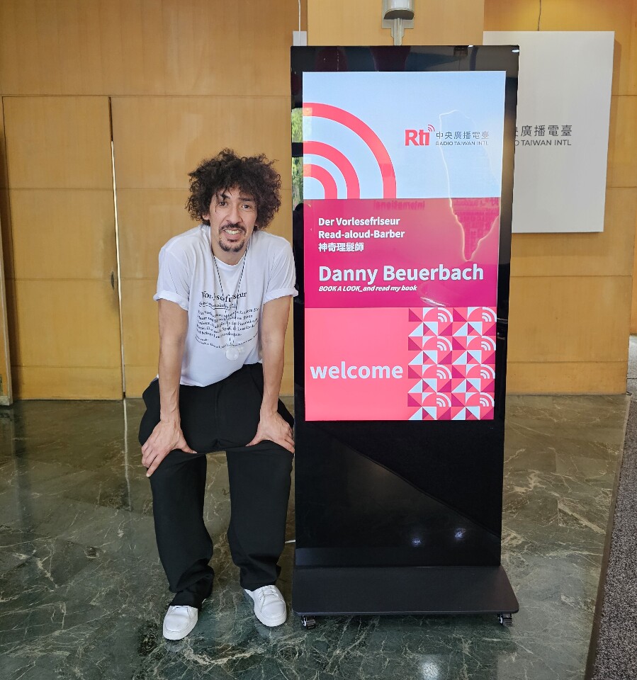 Danny Beuerbach alias der Vorlesefriseur in Taiwan: Wie alles begann