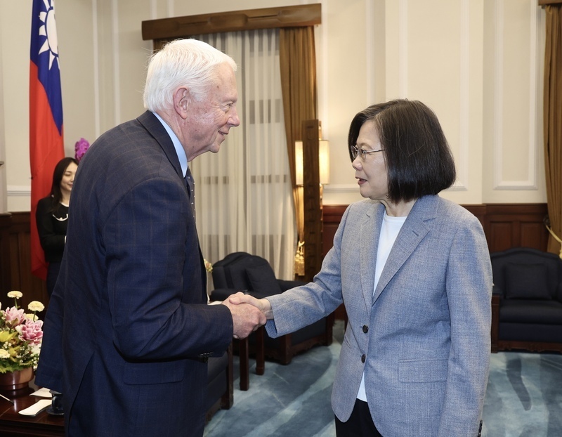 Präsidentin Tsai empfängt überparteiliche US-Delegation