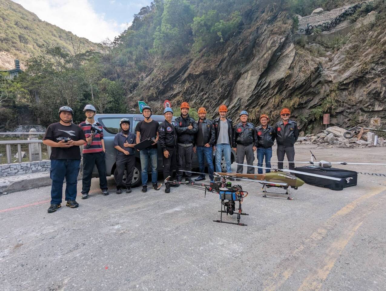 Drohnenexperten aus der Türkei unterstützen Suche nach Vermissten in der Tarokoschlucht