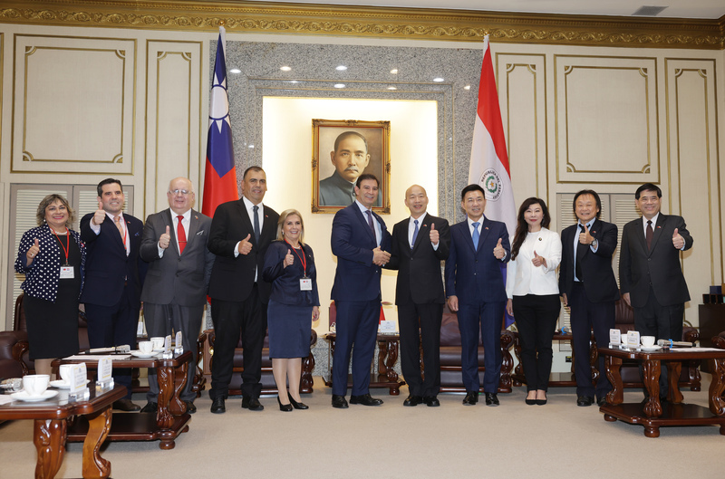 Senatspräsident von Paraguay in Taiwan eingetroffen