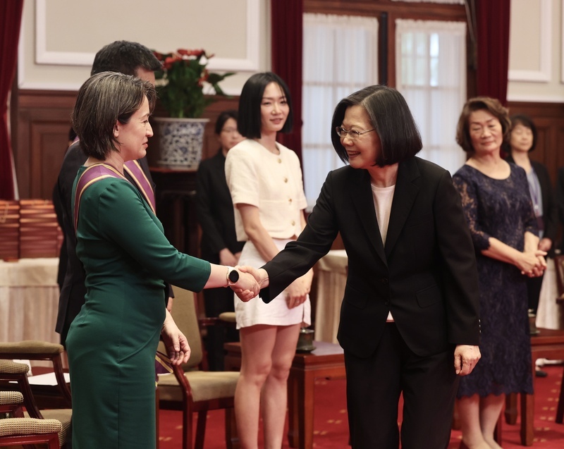 Präsidentin Tsai Ing-wen verleiht Orden an führende Politiker