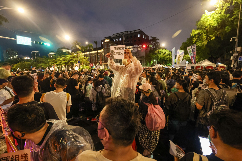 Demonstranten fordern Transparenz bei Gesetzgebungsreformgesetzen