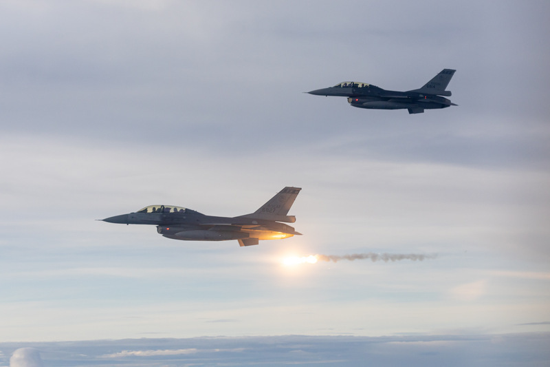Taiwanische Olympioniken werden mit F-16-Eskorte empfangen