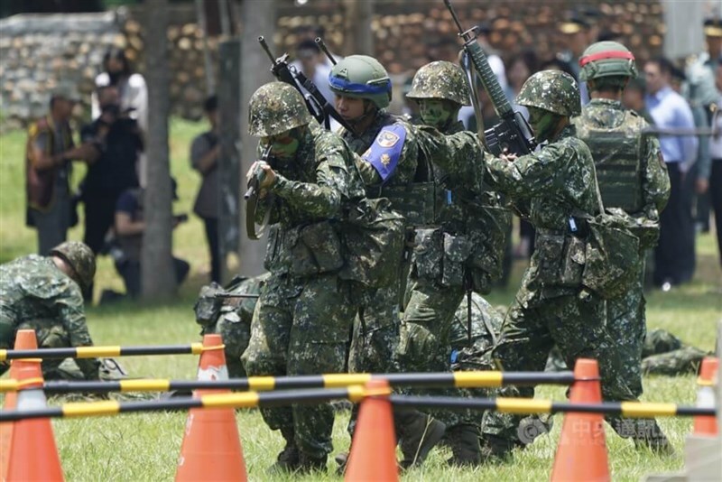 Nach Beschwerde: Taiwans Militär schickt mehr Ausrüstung an Einheiten