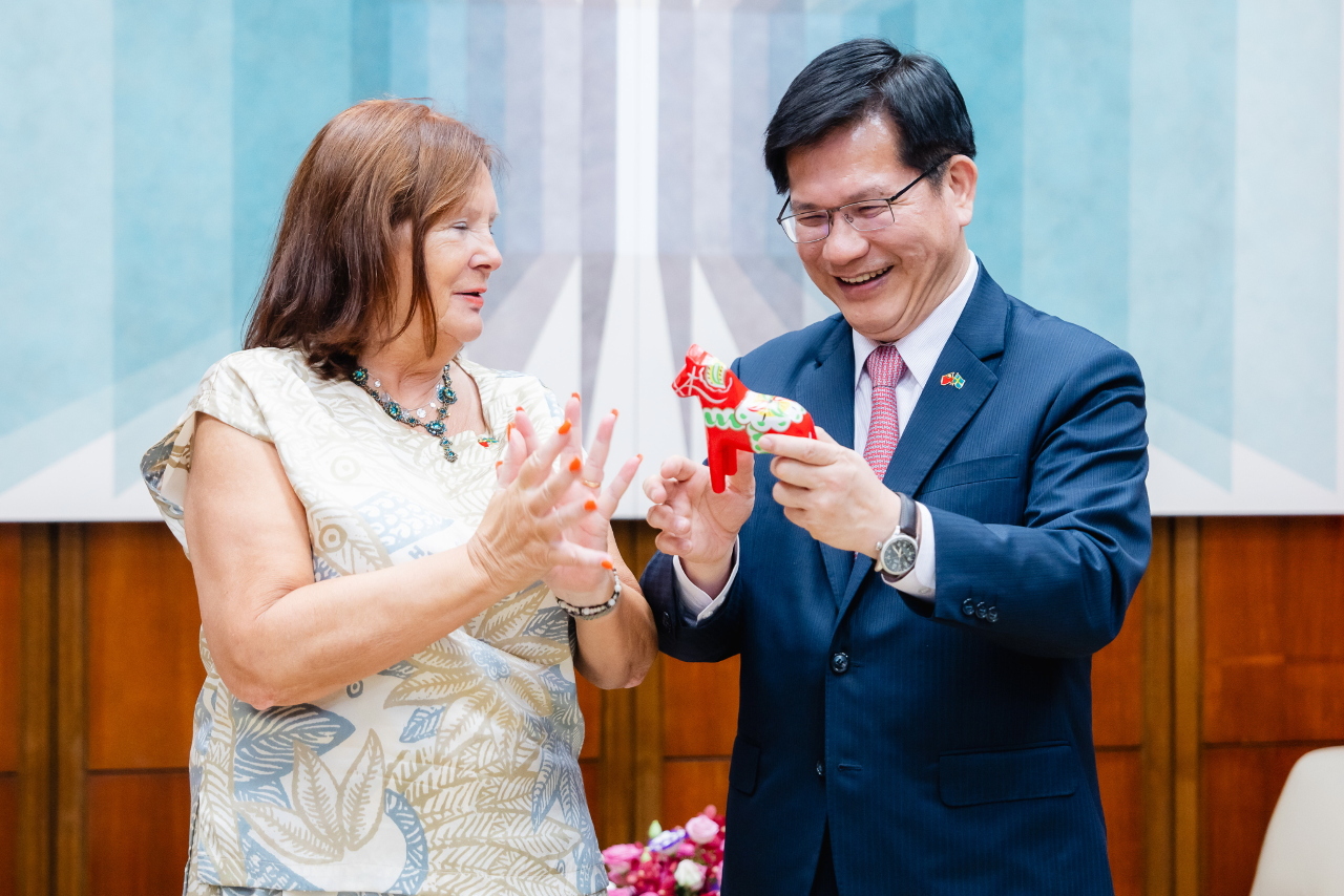 Schwedische Parlamentarier zu Besuch in Taiwan