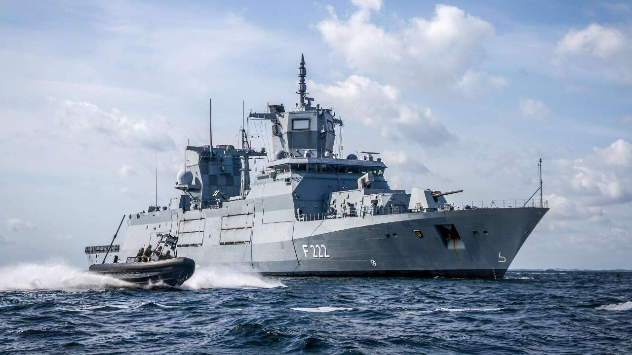 Deutsche Marineschiffe durchfahren die Taiwanstraße