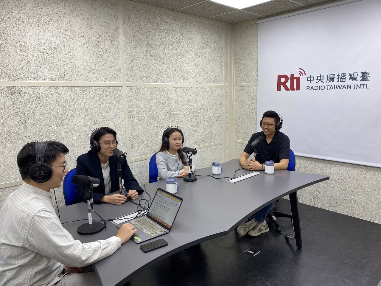 Erfahrungsberichte von aus Nordkorea Geflohenen über ein 'Leben ohne Freiheit'