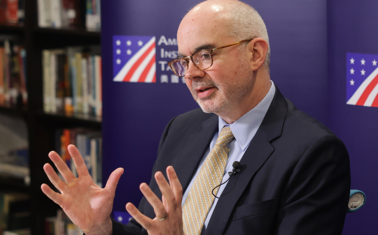American Institute Direktor bekräftigt amerikanisches Verteidigungsversprechen