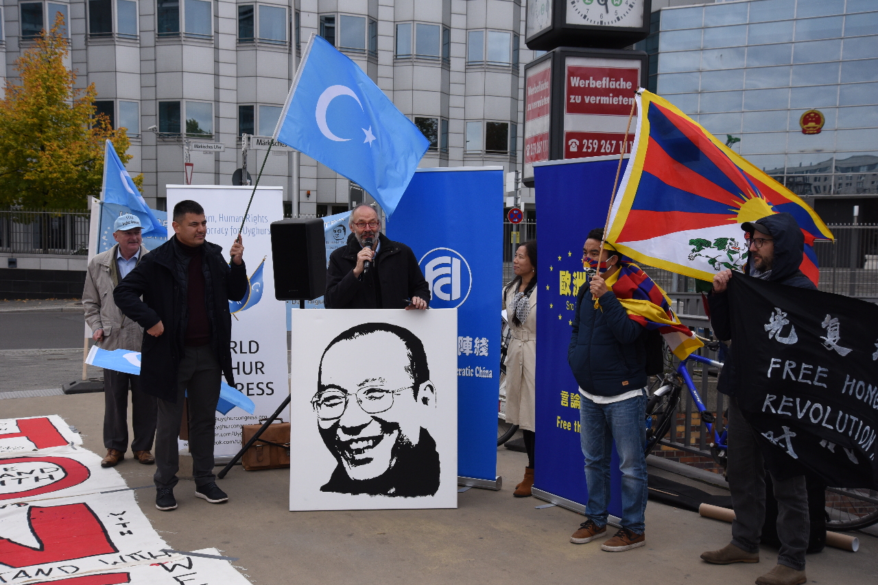 Für Menschenrechte vor der chinesischen Botschaft I