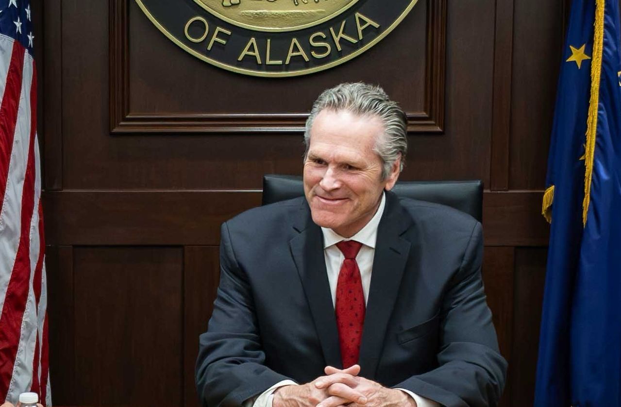 Der Gouverneur von Alaska besucht Taiwan, um für das LNG-Projekt zu werben