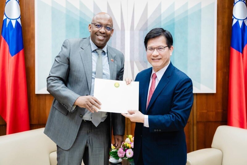 Taiwans Außenminister trifft neuen Vertreter Somalilands in Taiwan