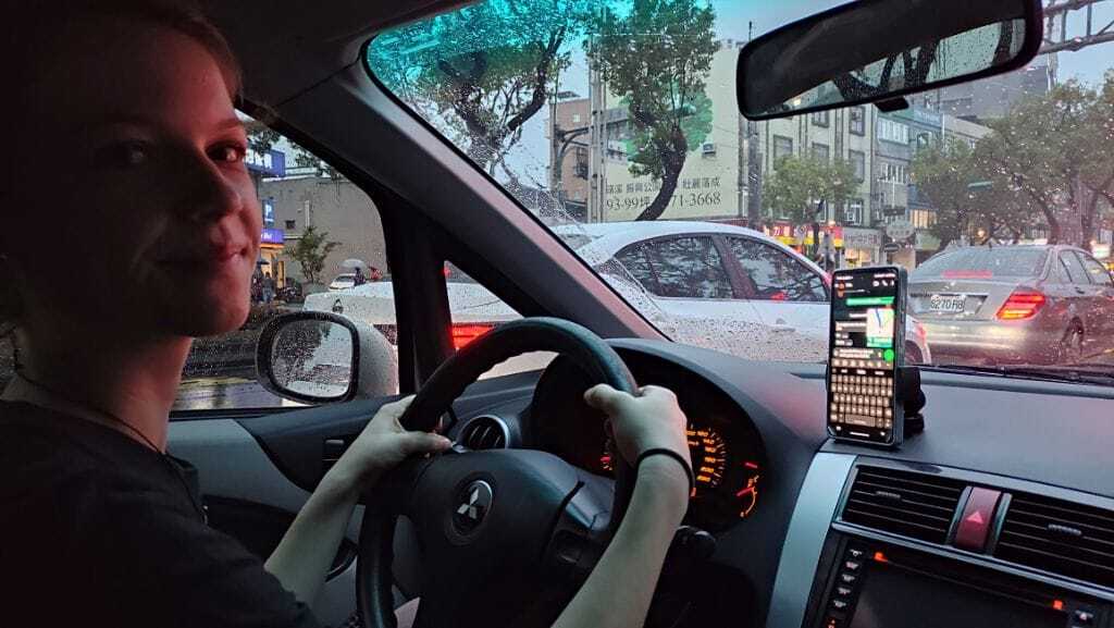 Noëlle Pinnow: Autoführerscheinprüfung in Taiwan