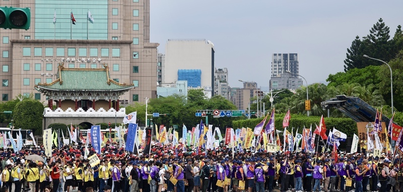 Kundgebung am Tag der Arbeit in Taipei (Foto: CNA)